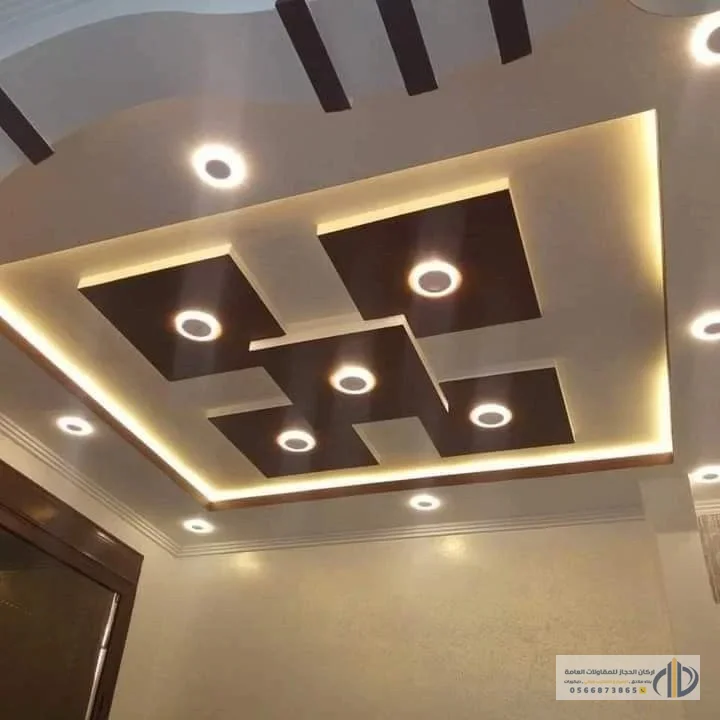 سقف جبس بورد مع إضاءة LED للمطبخ في الرياض