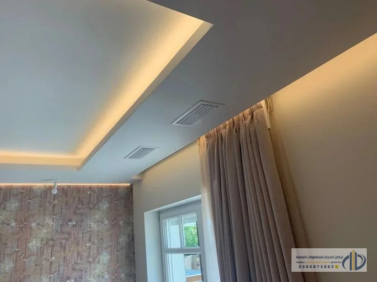 إطارات جبس بورد بارزة بتصميم هندسي في الرياض