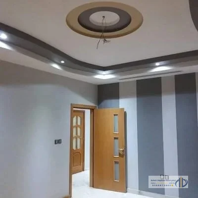 أحدث ديكورات جبس بورد 2026: 50 فكرة ملهمة لمنزلك 10 جبس بورد مع مرايا مدمجة في غرف نوم الرياض