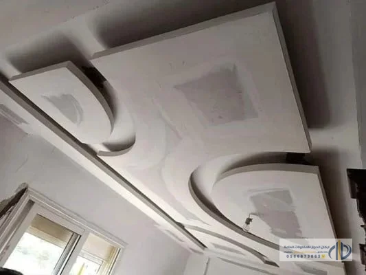 تصميم جبس بورد لغرفة نوم أطفال في الرياض بأشكال نجوم وكواكب